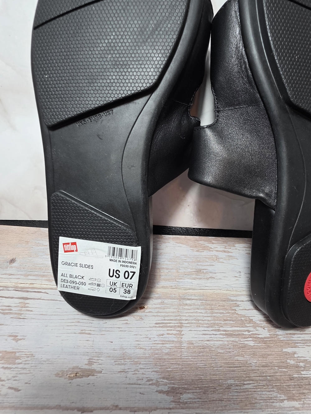 FitFlop All Black Gracie Slide Sandals - Picture 6 of 6